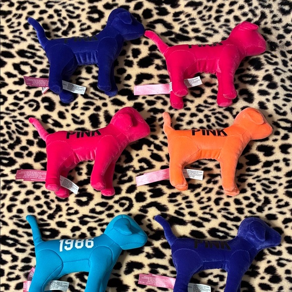 🎀 PINK Victoria's Secret Dog Collection 🎀
❌❌ SOLD ❌❌ - Picture 2 of 3